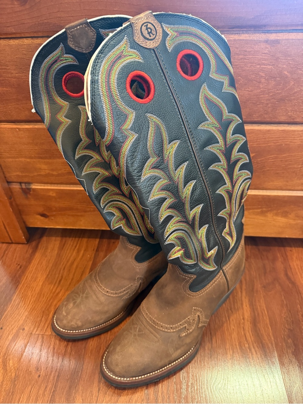 Tony Lama Men’s 8D embroidered Cowboy Boots